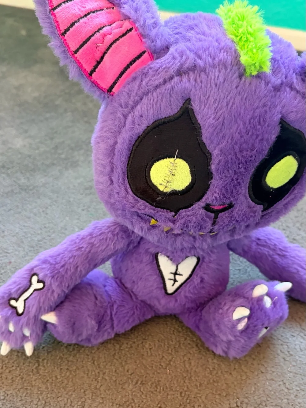 GUS FINK FIZZY MAGOOTS PLUSHIE PAL